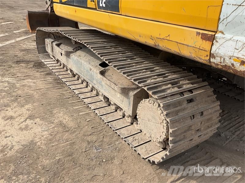 Komatsu PC210LC-11E0 Tracked Excavator Crawler excavators