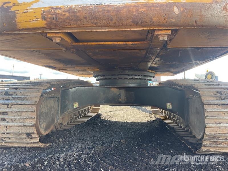Komatsu PC210LC-11E0 Tracked Excavator Crawler excavators