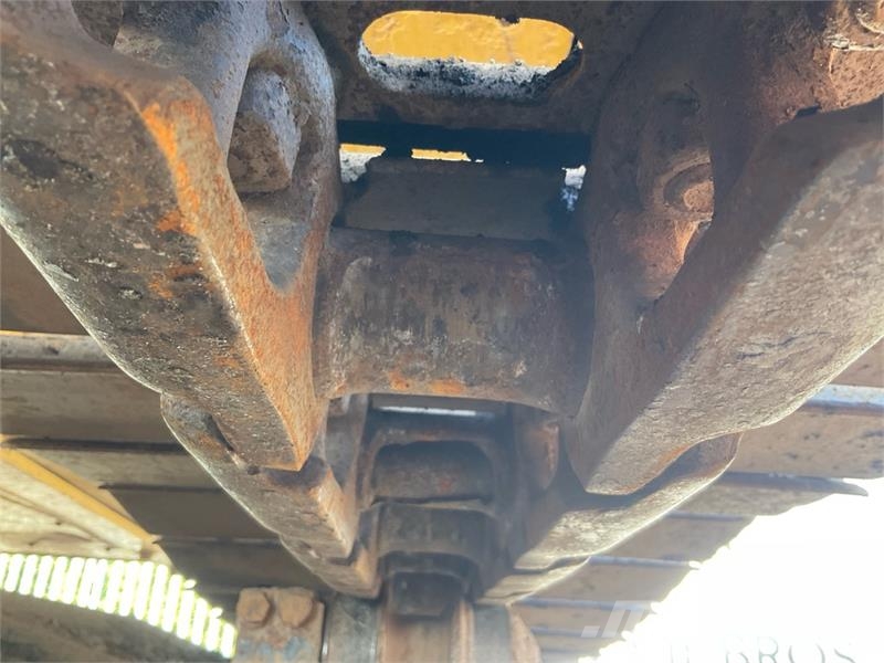 Komatsu PC210LC-11E0 Tracked Excavator Crawler excavators