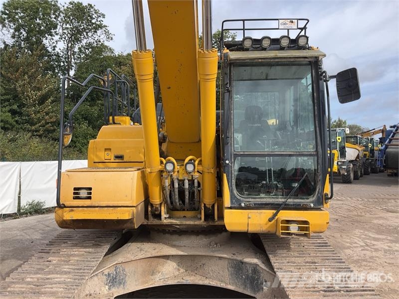Komatsu PC210LC-11E0 Tracked Excavator Crawler excavators
