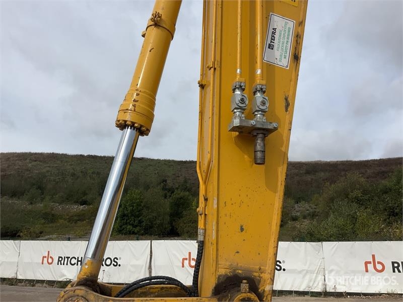 Komatsu PC210LC-11E0 Tracked Excavator Crawler excavators