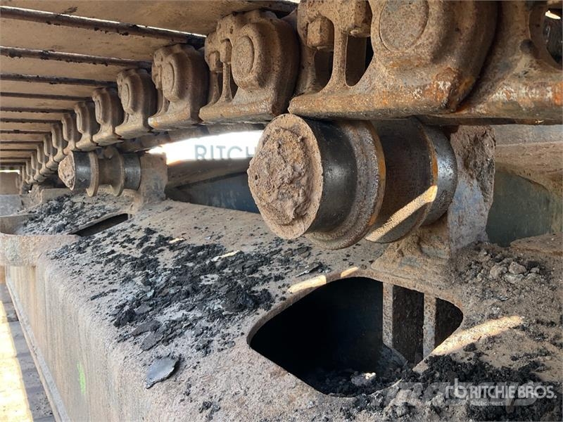 Komatsu PC210LC-11E0 Tracked Excavator Crawler excavators