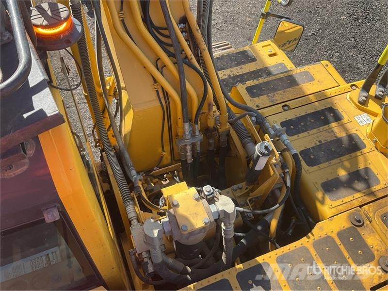 Komatsu PC210LC-11E0 Tracked Excavator Crawler excavators