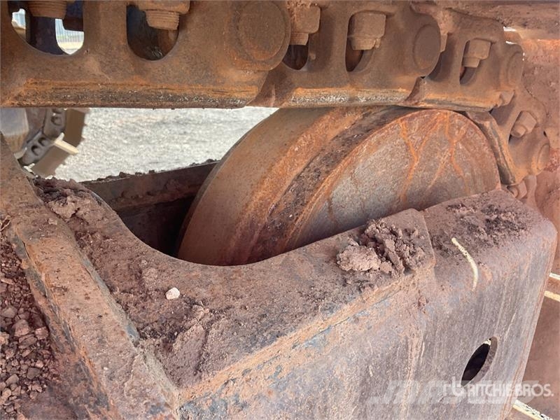 Komatsu PC210LC-11E0 Tracked Excavator Crawler excavators