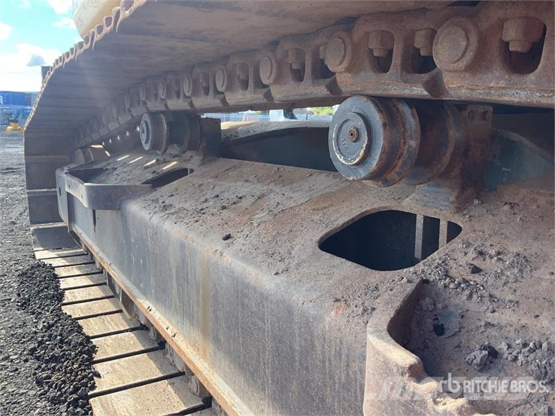 Komatsu PC210LC-11E0 Tracked Excavator Crawler excavators