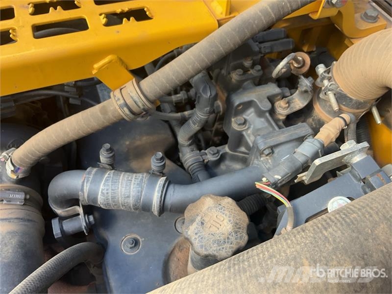 Komatsu PC210LC-11E0 Tracked Excavator Crawler excavators