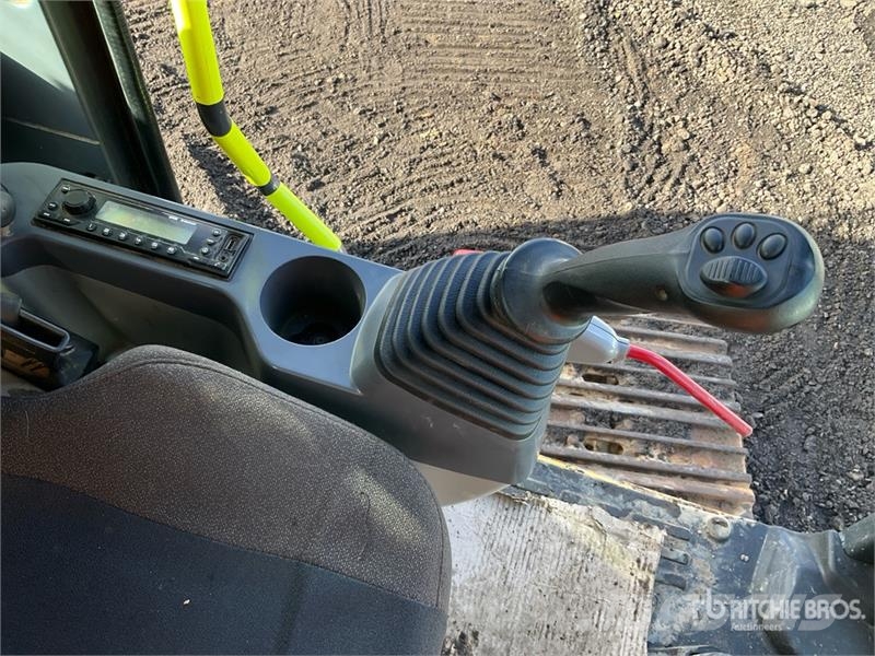 Komatsu PC210LC-11E0 Tracked Excavator Crawler excavators