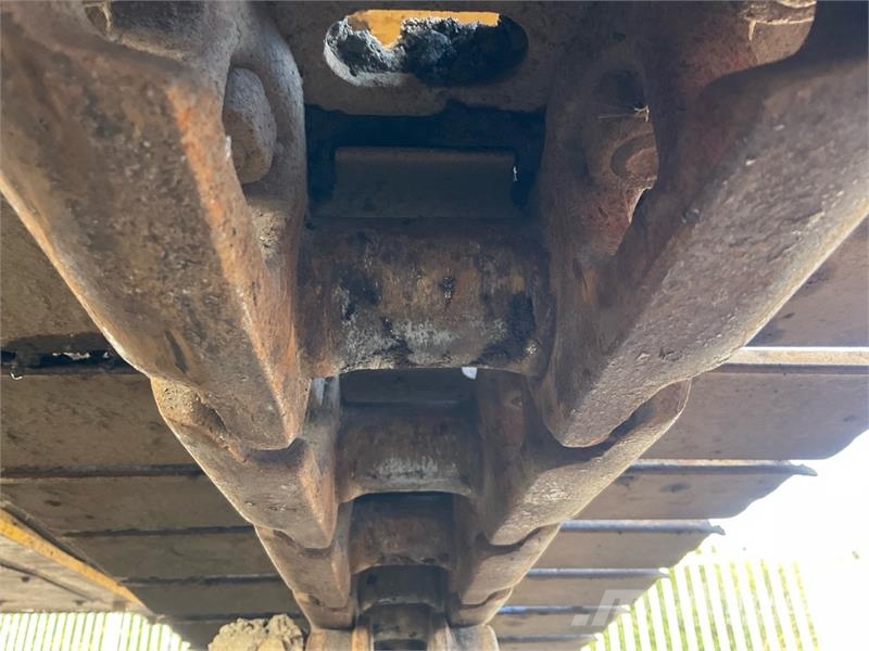 Komatsu PC210LC-11E0 Tracked Excavator Crawler excavators