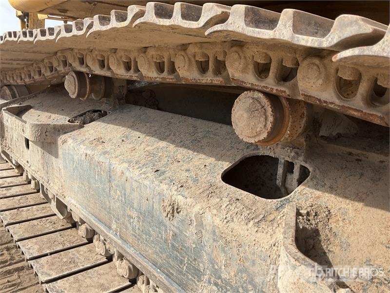 Komatsu PC210LC-11E0 Tracked Excavator Crawler excavators
