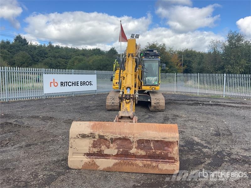 Komatsu PC210LC-11E0 Tracked Excavator Crawler excavators