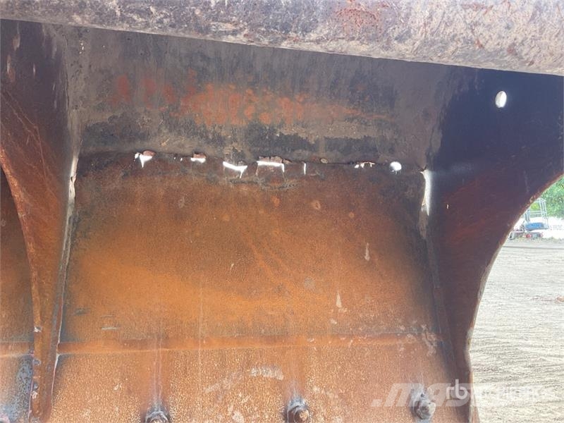 Komatsu PC210LC-11E0 Tracked Excavator Crawler excavators
