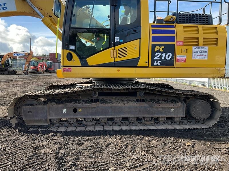 Komatsu PC210LC-11E0 Tracked Excavator Crawler excavators