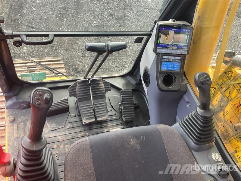 Komatsu PC210LC-11E0 Tracked Excavator Crawler excavators