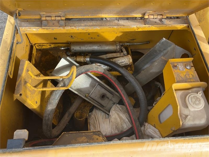 Komatsu PC210LC-11E0 Tracked Excavator Crawler excavators
