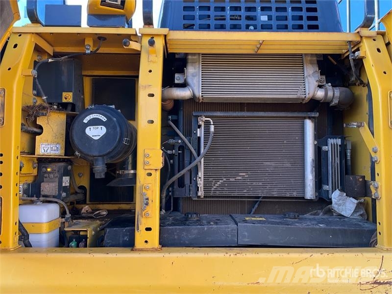 Komatsu PC210LC-11E0 Tracked Excavator Crawler excavators