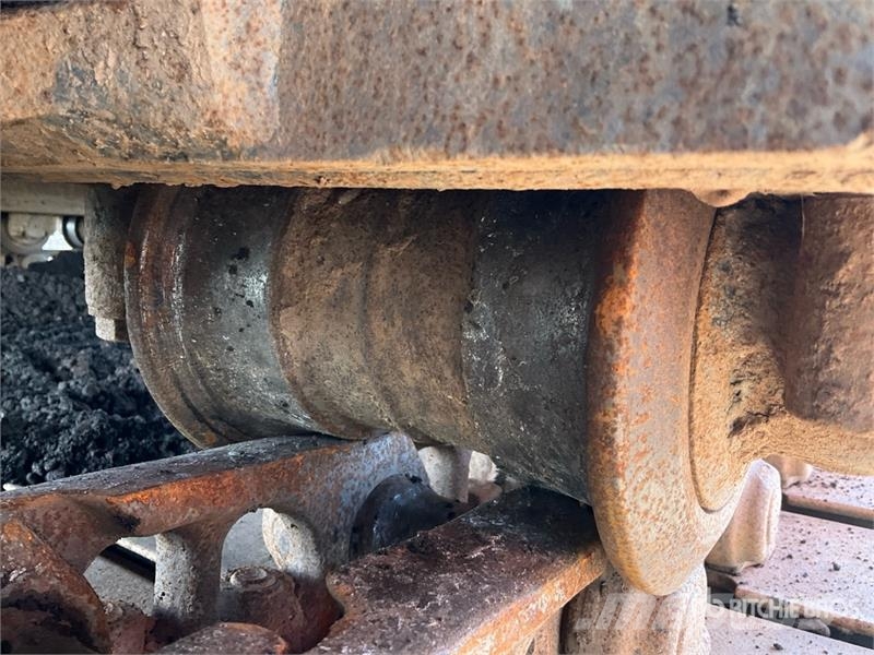 Komatsu PC210LC-11E0 Tracked Excavator Crawler excavators