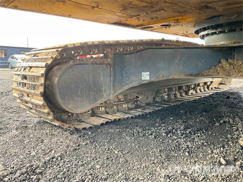 Komatsu PC210LC-11E0 Tracked Excavator Crawler excavators