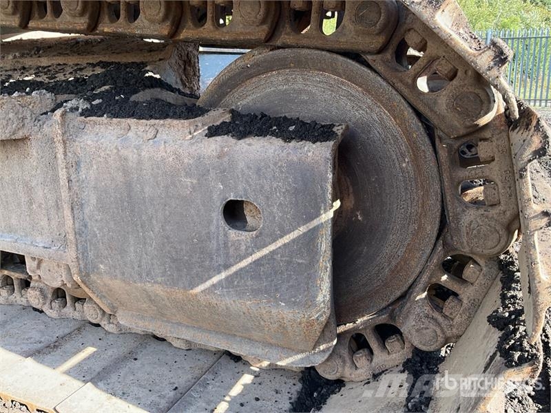Komatsu PC210LC-11E0 Tracked Excavator Crawler excavators