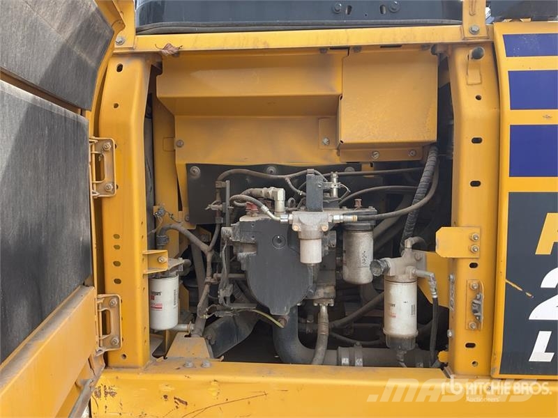 Komatsu PC210LC-11E0 Tracked Excavator Crawler excavators
