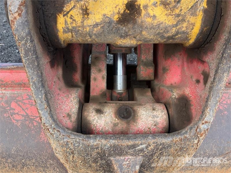 Komatsu PC210LC-11E0 Tracked Excavator Crawler excavators