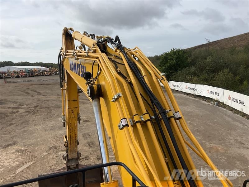 Komatsu PC210LC-11E0 Tracked Excavator Crawler excavators
