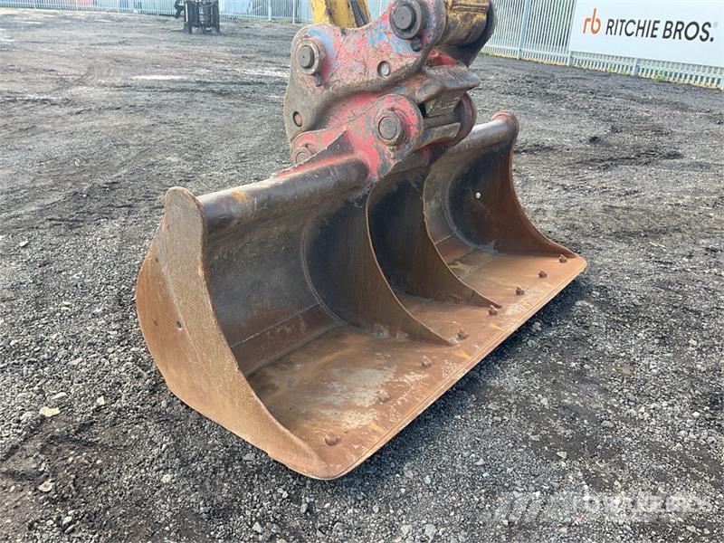Komatsu PC210LC-11E0 Tracked Excavator Crawler excavators