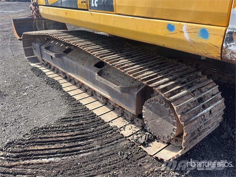 Komatsu PC210LC-11E0 Tracked Excavator Crawler excavators