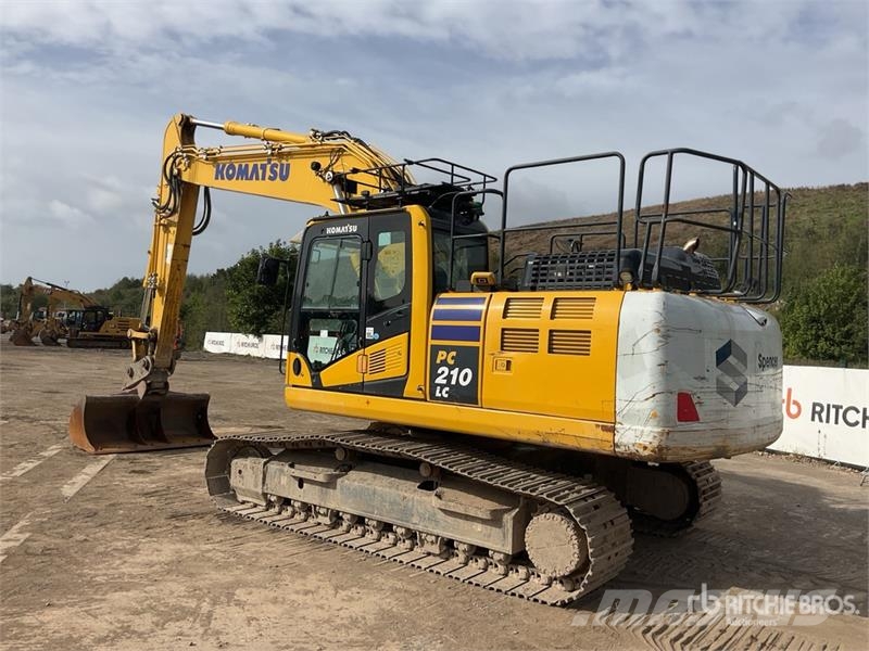 Komatsu PC210LC-11E0 Tracked Excavator Crawler excavators
