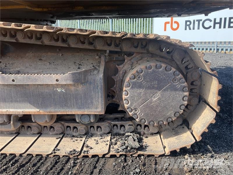 Komatsu PC210LC-11E0 Tracked Excavator Crawler excavators