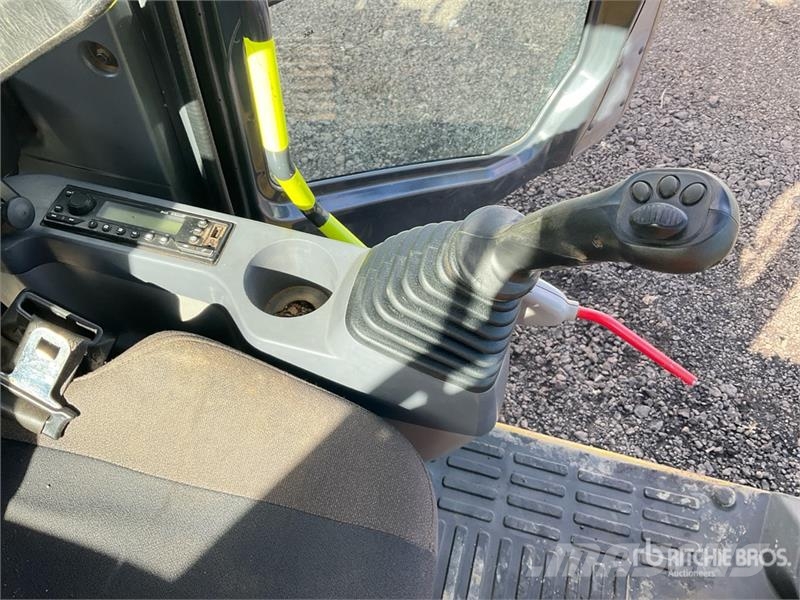 Komatsu PC210LC-11E0 Tracked Excavator Crawler excavators