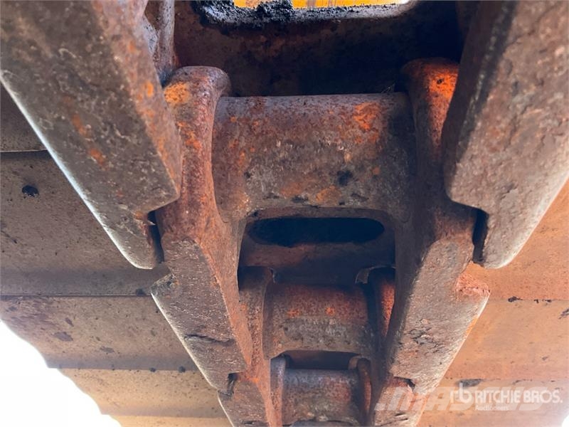 Komatsu PC210LC-11E0 Tracked Excavator Crawler excavators