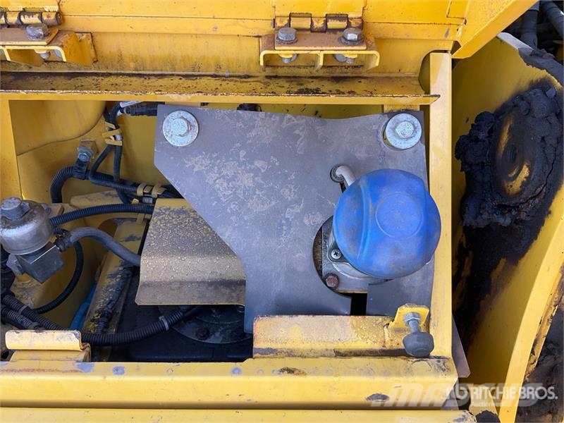 Komatsu PC210LC-11E0 Tracked Excavator Crawler excavators