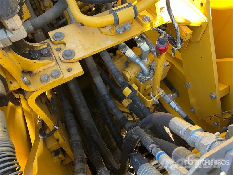 Komatsu PC210LC-11E0 Tracked Excavator Crawler excavators