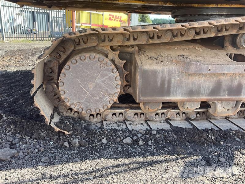 Komatsu PC210LC-11E0 Tracked Excavator Crawler excavators