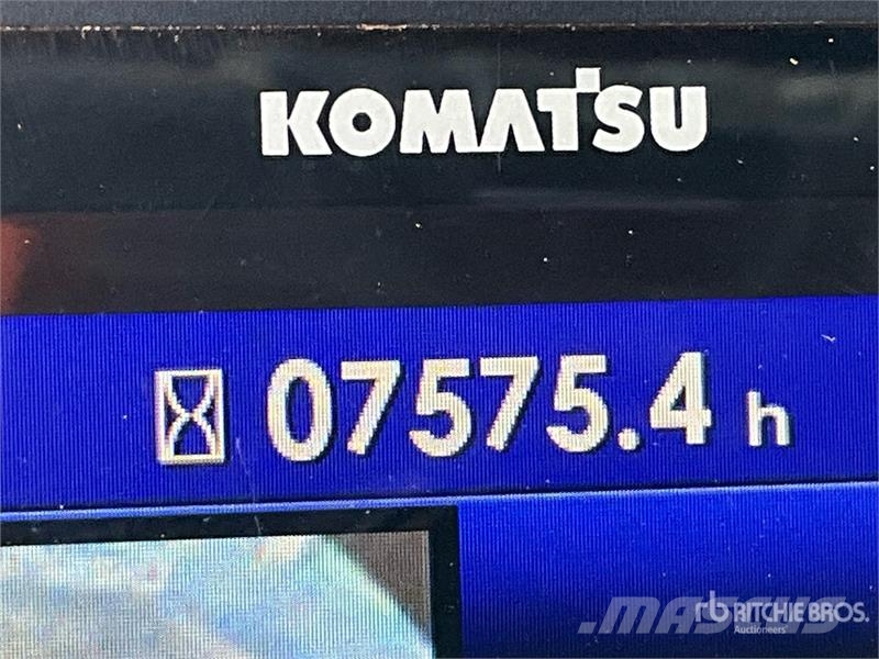 Komatsu PC210LC-11E0 Tracked Excavator Crawler excavators