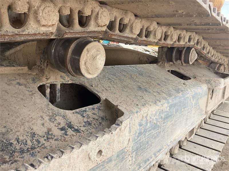 Komatsu PC210LC-11E0 Tracked Excavator Crawler excavators