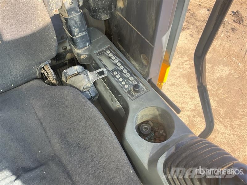Komatsu PC210LC-8 Kāpurķēžu ekskavatori