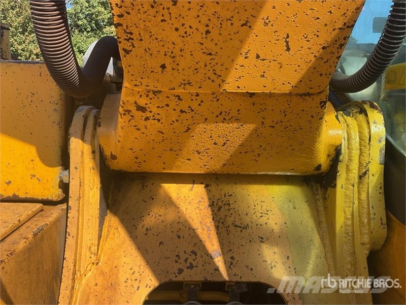Komatsu PC210LC-8 Kāpurķēžu ekskavatori