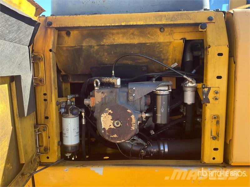 Komatsu PC210LC-8 Kāpurķēžu ekskavatori
