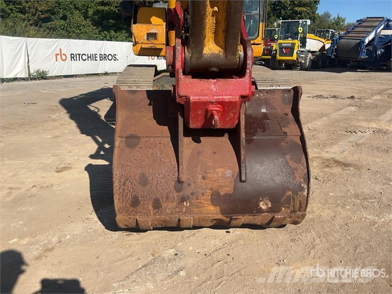 Komatsu PC210LC-8 Kāpurķēžu ekskavatori