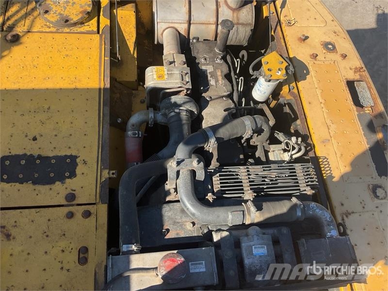 Komatsu PC210LC-8 Kāpurķēžu ekskavatori