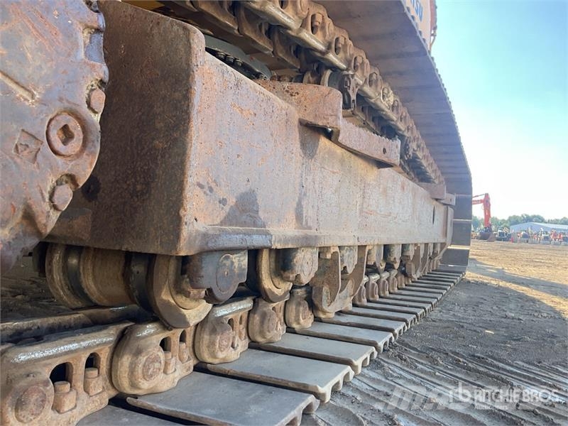 Komatsu PC210LC-8 Kāpurķēžu ekskavatori