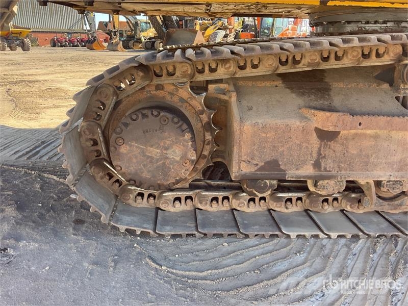 Komatsu PC210LC-8 Kāpurķēžu ekskavatori