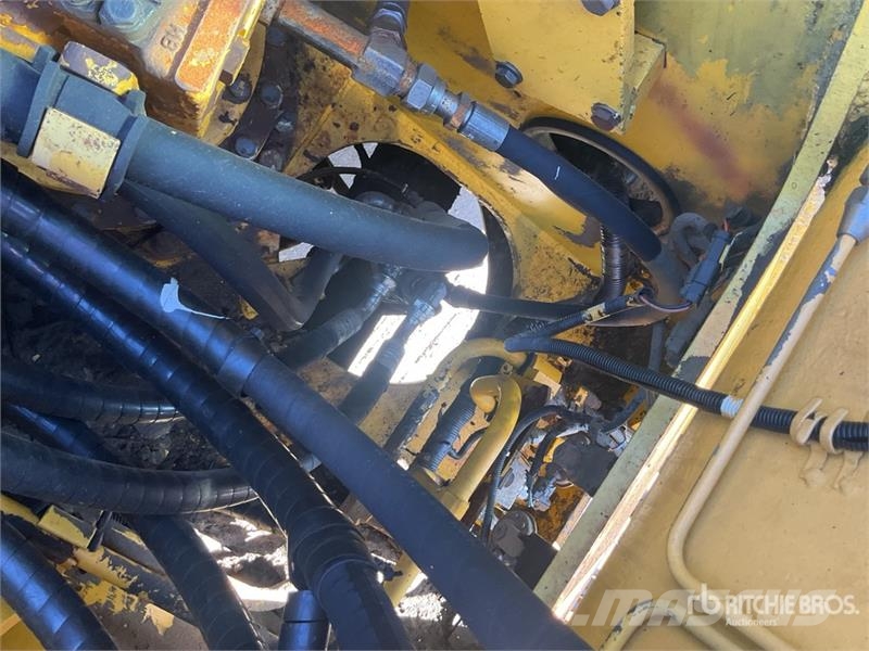 Komatsu PC210LC-8 Kāpurķēžu ekskavatori