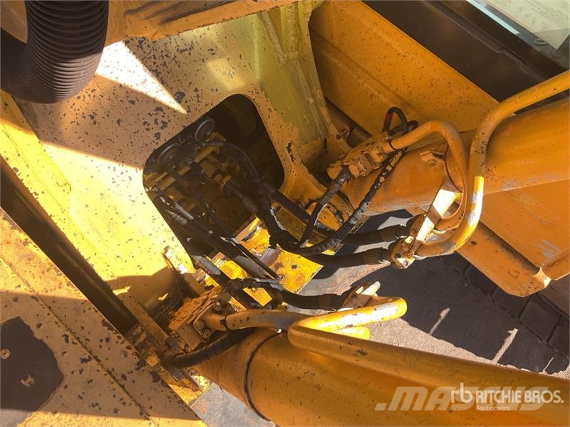 Komatsu PC210LC-8 Kāpurķēžu ekskavatori