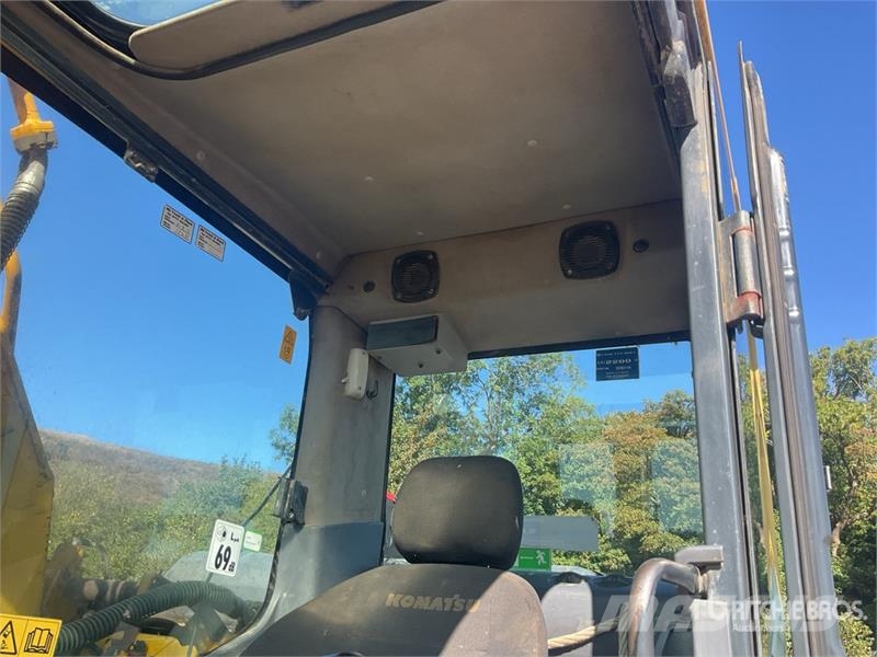 Komatsu PC210LC-8 Kāpurķēžu ekskavatori