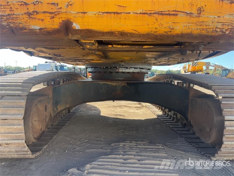 Komatsu PC210LC-8 Kāpurķēžu ekskavatori