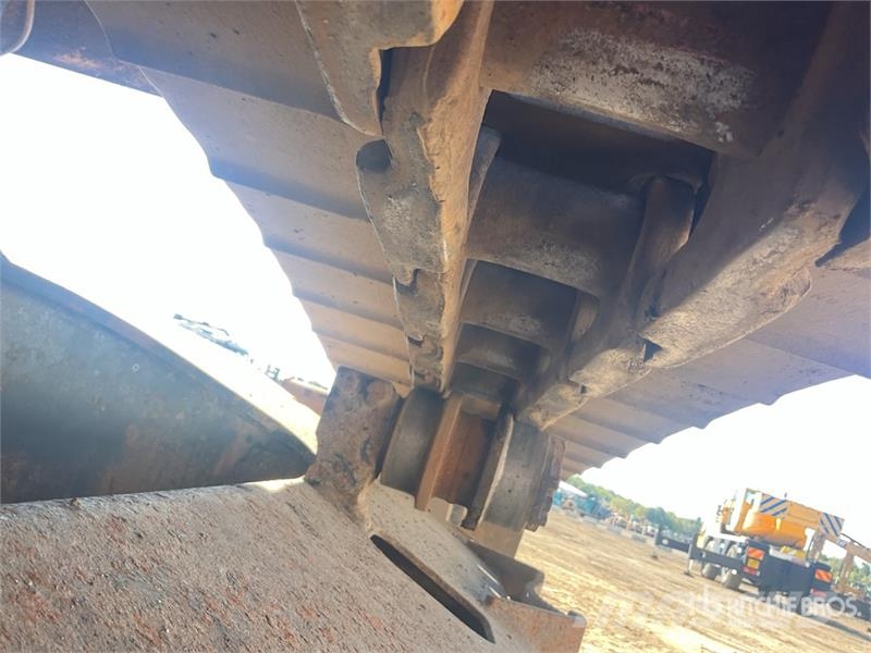 Komatsu PC210LC-8 Kāpurķēžu ekskavatori