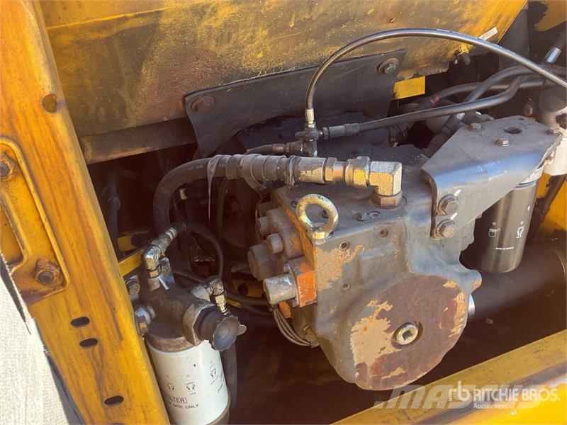 Komatsu PC210LC-8 Kāpurķēžu ekskavatori