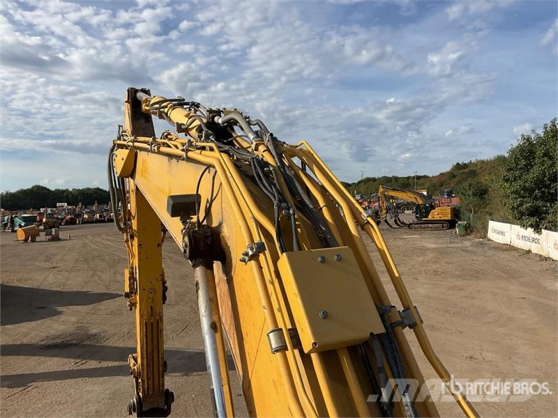 Komatsu PC210LCI-11 履带挖掘机